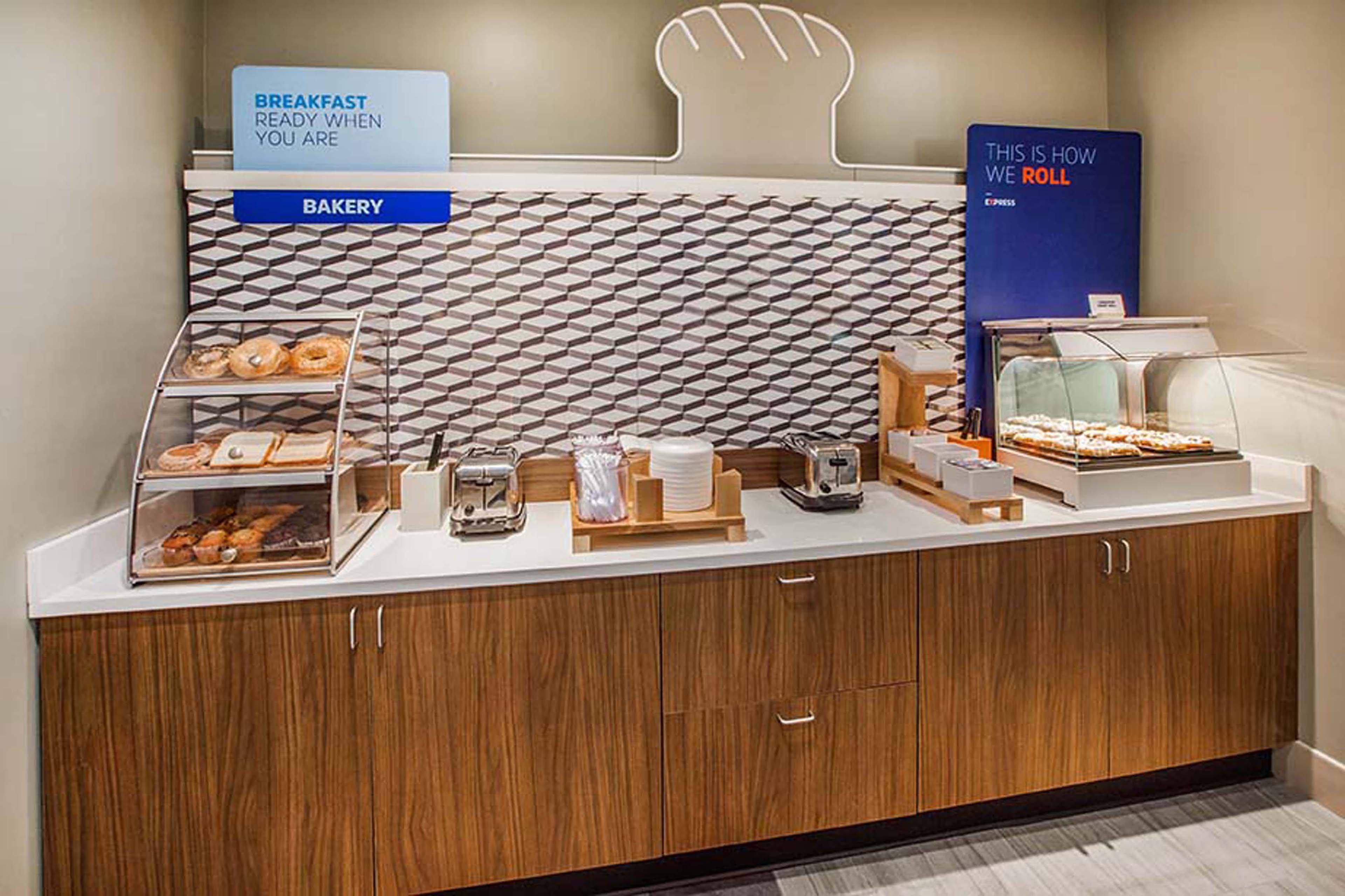 Holiday Inn Express Vancouver North By Ihg Exterior foto
